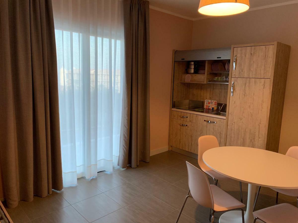 Red'S Apartments Torre Melissa 外观 照片